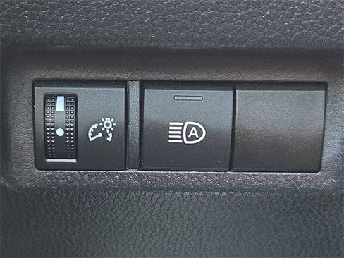 Certified 2022 Toyota RAV4 XLE image 26