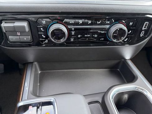 New 2026 Chevrolet Silverado 1500 High Country w/ Technology Package AWD/4WD image 23