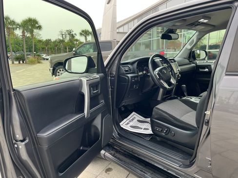 Used 2022 Toyota 4Runner SR5 RWD image 10
