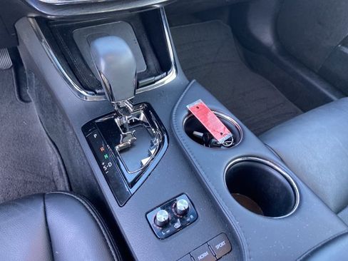 Used 2018 Toyota Avalon Touring w/ All Weather Liner Package FWD image 39