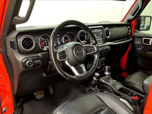 Used 2020 Jeep Wrangler Unlimited Sahara w/ Uconnect 4C Nav & Sound Group AWD/4WD image 16