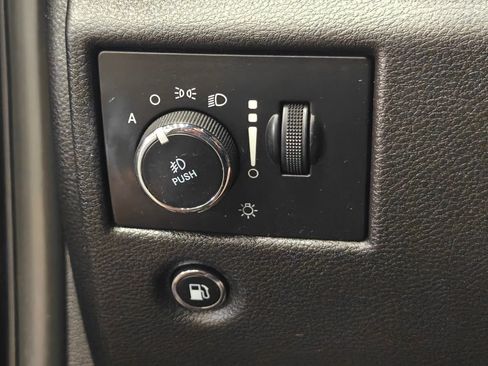 Used 2019 Jeep Grand Cherokee Altitude AWD/4WD image 52