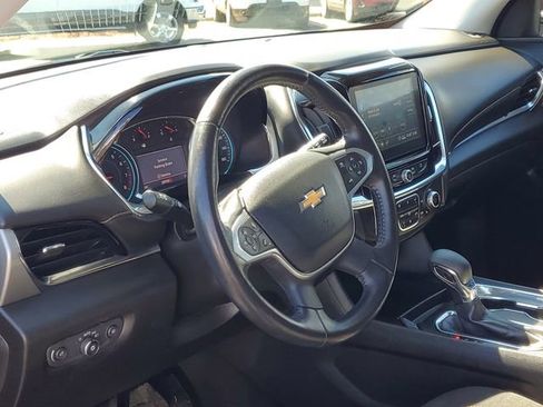 Used 2021 Chevrolet Traverse LT FWD image 11
