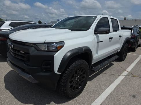 Used 2025 Chevrolet Colorado Trail Boss AWD/4WD image 1