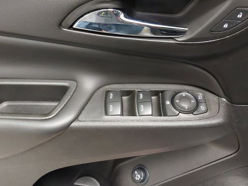 Used 2024 Chevrolet Equinox LT image 25