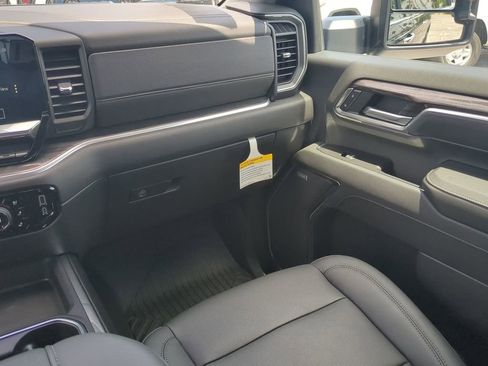 Used 2024 Chevrolet Silverado 2500 LTZ w/ LTZ Premium Package image 17