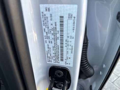 Used 2025 Ford F150 Raptor AWD/4WD image 31