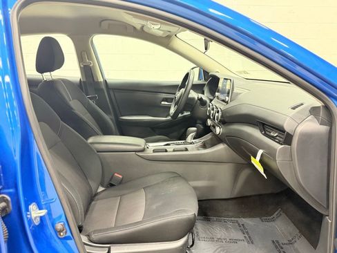 Used 2025 Nissan Sentra SV FWD image 33