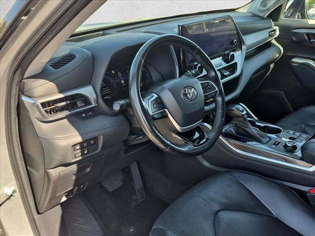 Used 2023 Toyota Highlander Platinum AWD/4WD image 10