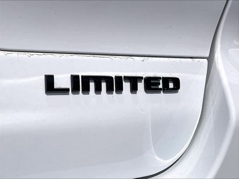 Used 2023 Jeep Grand Cherokee L Limited w/ Black Appearance Package AWD/4WD image 27