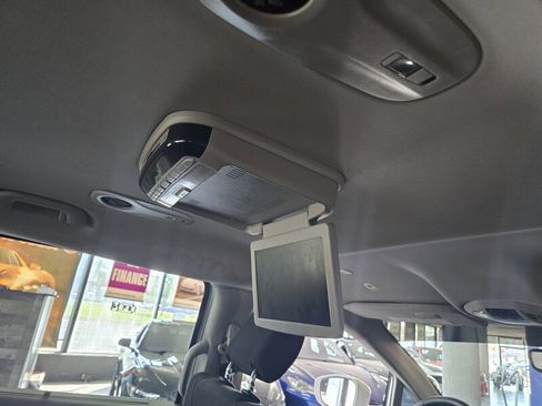 Used 2018 Chrysler Pacifica Touring Plus w/ Tire & Wheel Group image 18