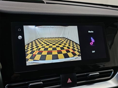 Used 2022 Kia Niro EX image 27