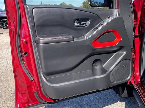 Used 2025 Nissan Frontier Pro-X w/ Pro Convenience Package image 17