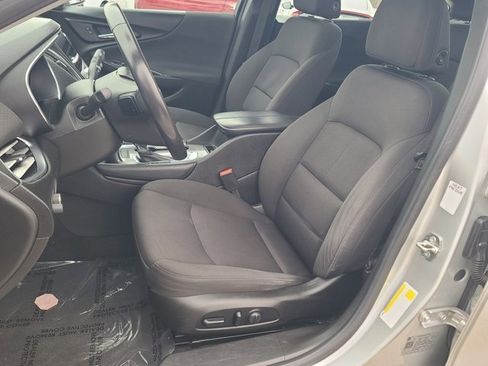 Used 2018 Chevrolet Malibu LT image 13