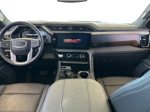 Used 2025 GMC Sierra 1500 Denali AWD/4WD image 2