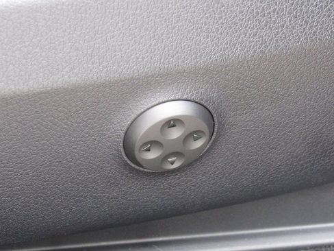 New 2025 Mercedes-Benz GLC 300 4MATIC image 21