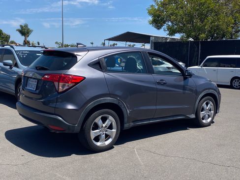 Used 2016 Honda HR-V LX image 3