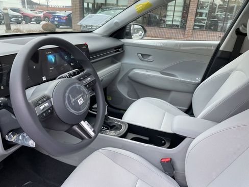 New 2026 Hyundai Kona SE image 5