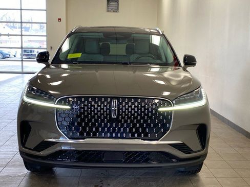New 2026 Lincoln Aviator AWD image 10