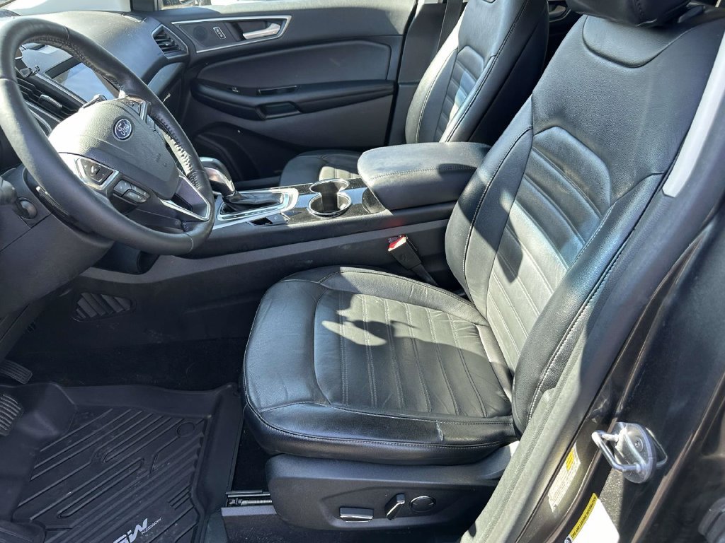 Used 2018 Ford Edge SEL w/ Equipment Group 201A AWD/4WD image 18