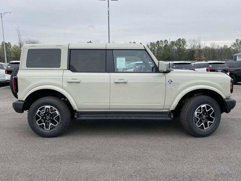 New 2025 Ford Bronco Outer Banks image 2
