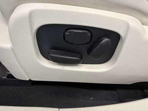 Used 2011 Lincoln MKS w/ 101A Rapid Spec Order Code FWD image 17