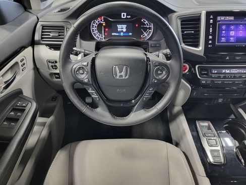 Used 2017 Honda Pilot Touring image 24