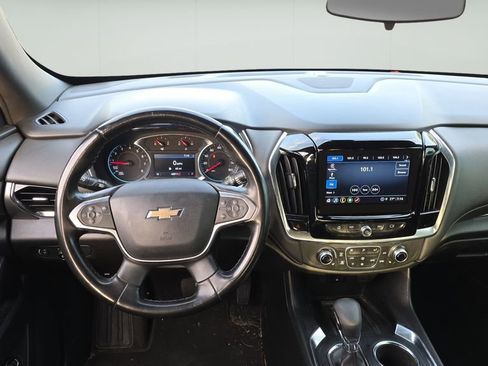 Used 2023 Chevrolet Traverse LT image 11