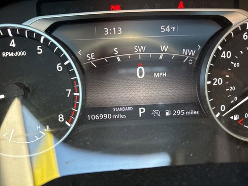 Used 2022 Nissan Pathfinder SL w/ SL Premium Package image 13