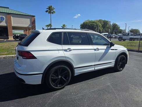 Used 2023 Volkswagen Tiguan SE R-Line image 5