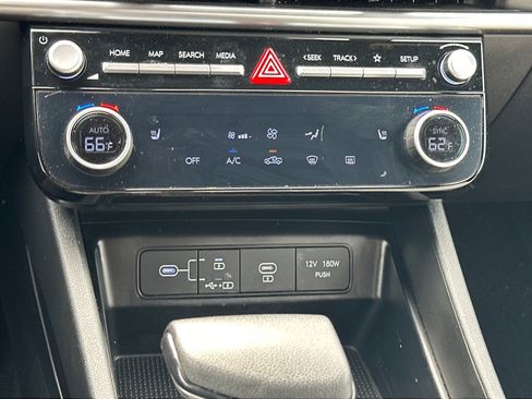 Used 2025 Hyundai Santa Cruz SEL FWD image 16