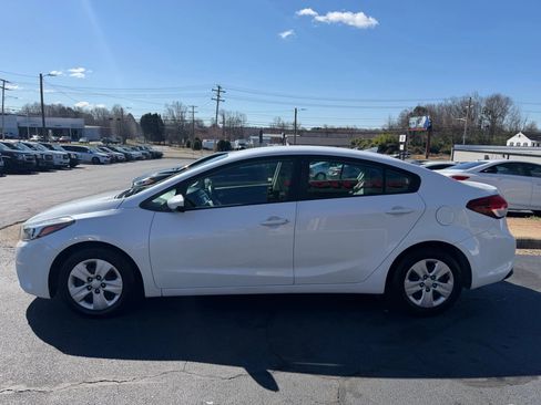 Used 2017 Kia Forte LX w/ LX Popular Package image 4