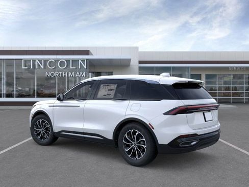 New 2025 Lincoln Nautilus Premier AWD/4WD image 4