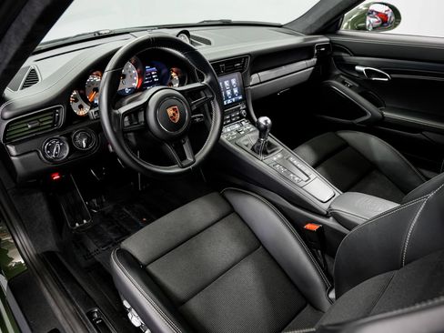Used 2019 Porsche 911 GT3 RWD image 9