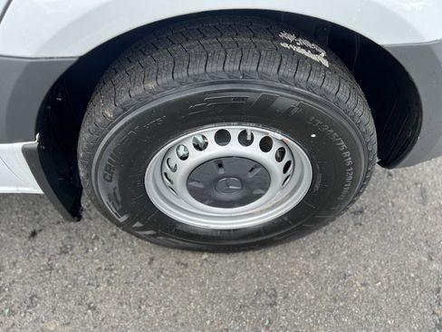 Used 2024 Mercedes-Benz Sprinter 144 Cargo image 10