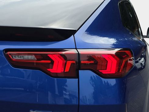 Used 2025 BMW X2 xDrive28i w/ M Sport Package AWD/4WD image 39