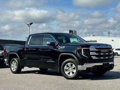 Used 2024 GMC Sierra 1500 SLE image 1