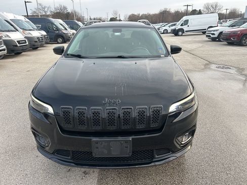 Used 2019 Jeep Cherokee Latitude Plus image 2