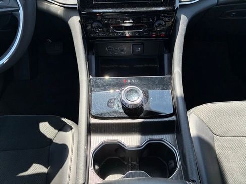 Used 2024 Jeep Grand Cherokee Altitude AWD/4WD image 14