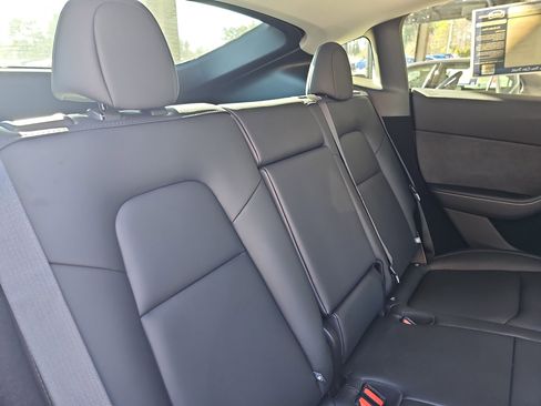 Used 2024 Tesla Model Y Long Range image 12