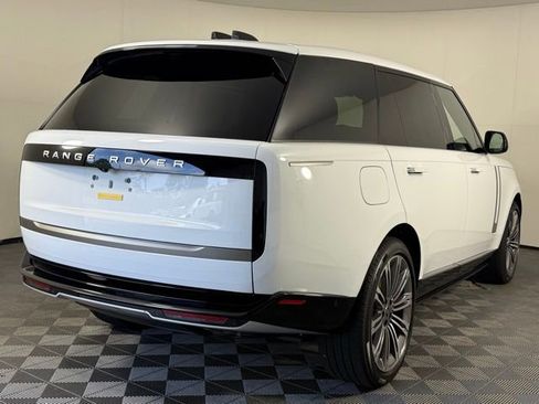 New 2025 Land Rover Range Rover Long Wheelbase SE image 9
