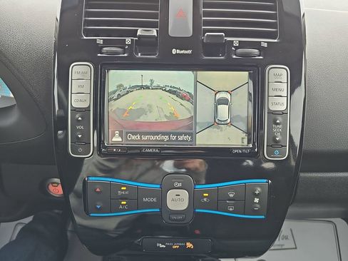 Used 2014 Nissan Leaf SV w/ LED & Quick Charge Package image 27
