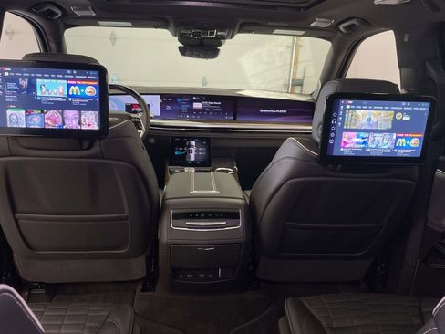 Used 2026 Cadillac Escalade Platinum Sport w/ LPO, ONYX Package AWD/4WD image 27