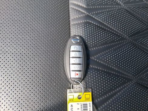 Used 2021 Nissan Rogue Platinum AWD/4WD image 28