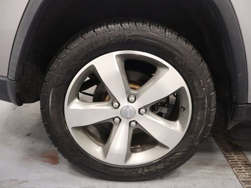 Used 2014 Jeep Grand Cherokee Limited image 27