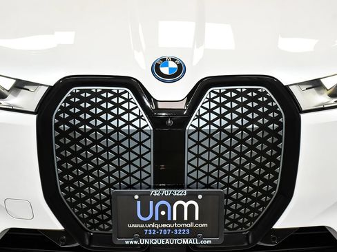 Used 2024 BMW iX xDrive50 w/ Sport Package AWD/4WD image 72