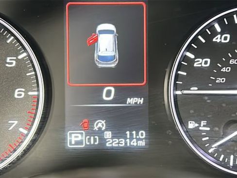 Used 2024 Subaru Crosstrek 2.5i Limited AWD/4WD image 19