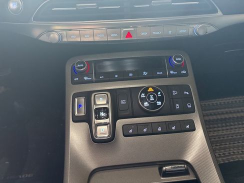 Used 2020 Hyundai Palisade Limited image 16