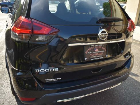 Used 2018 Nissan Rogue S AWD/4WD image 72