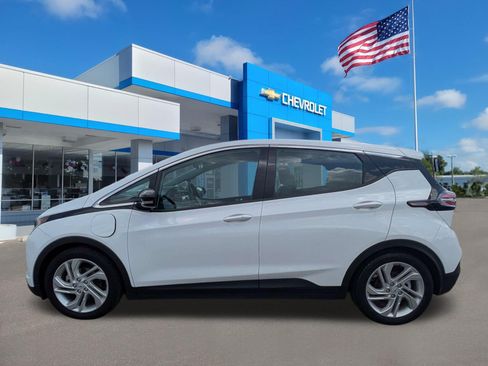 Used 2023 Chevrolet Bolt LT w/ Driver Confidence Package FWD image 6
